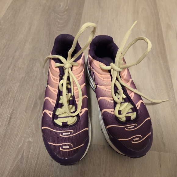 Nike Air Pro Max Kids Purple Green Sneakers Size 13 c - Picture 2 of 4